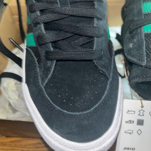 BRAND NEW- Adidas Men's/Woman’s NORA Black and Green Sneakers - Picture 8 of 10